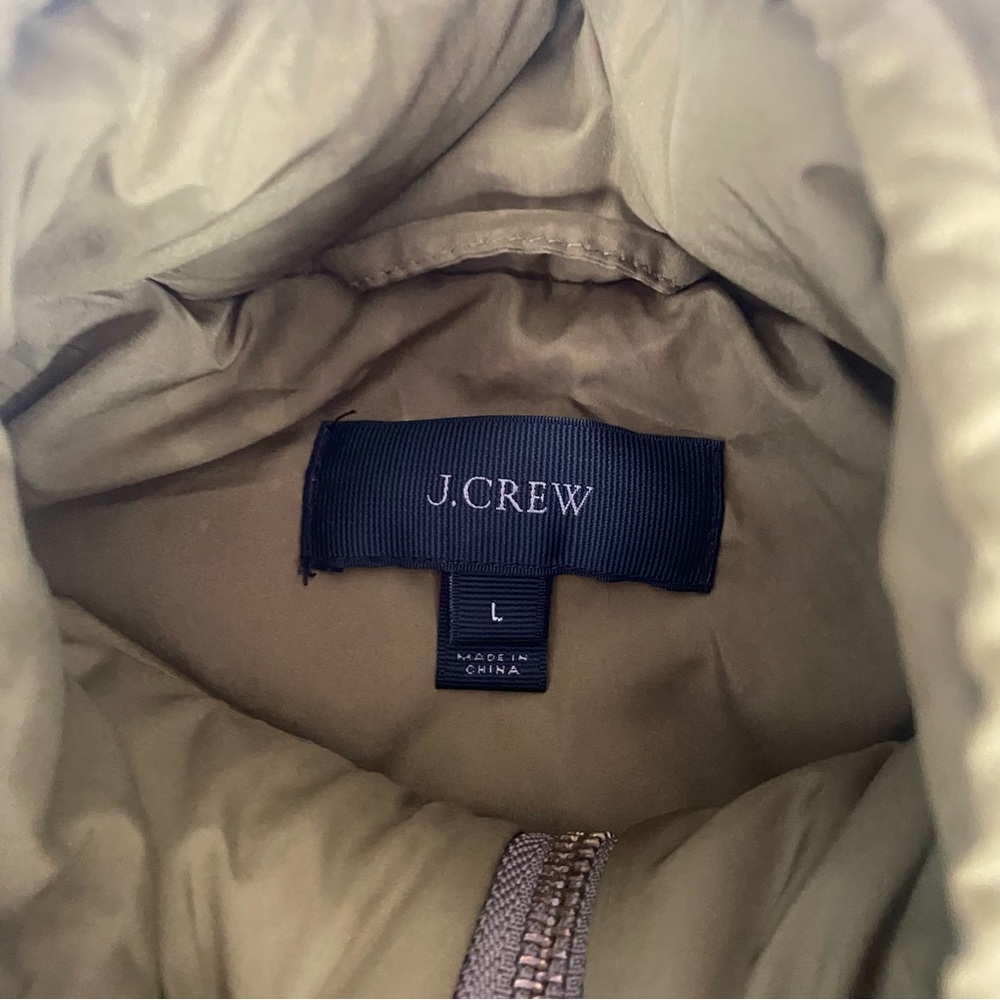 J. Crew Olive Excursion quilted vest size large - Picture 2 of 5